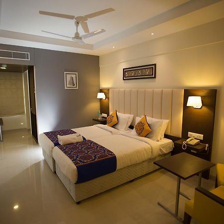 Ganpat Grand Hotell Palni Eksteriør bilde