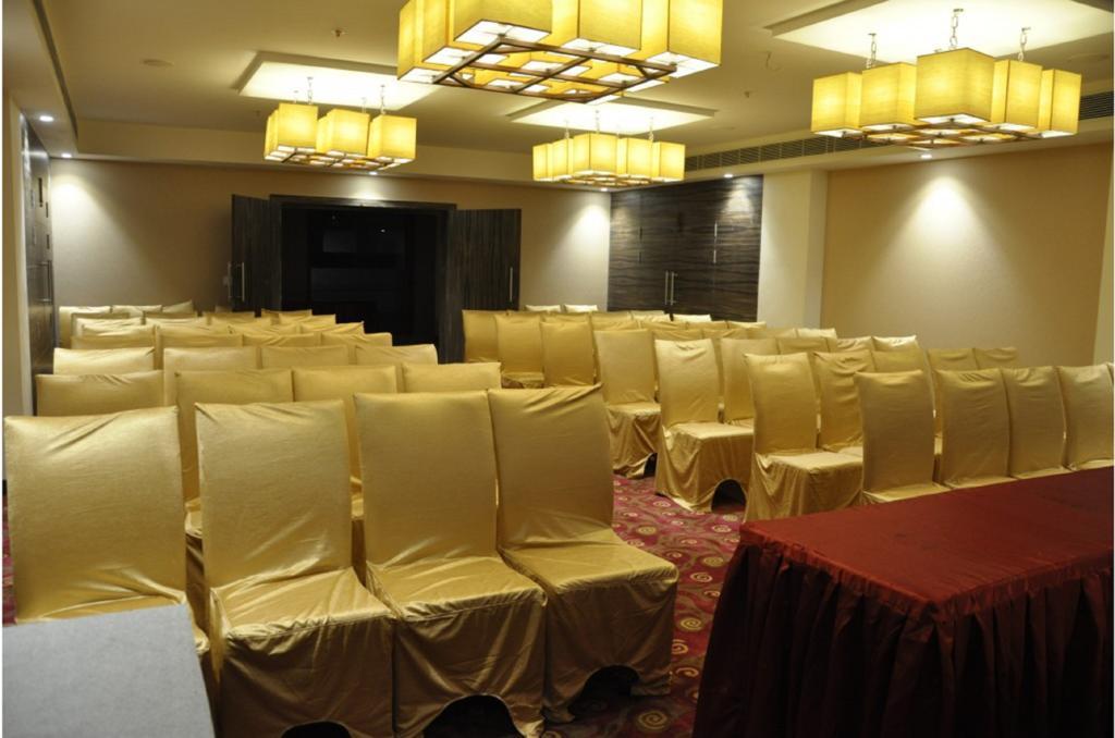 Ganpat Grand Hotell Palni Eksteriør bilde