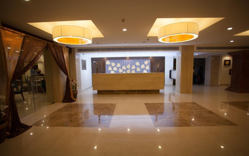 Ganpat Grand Hotell Palni Eksteriør bilde