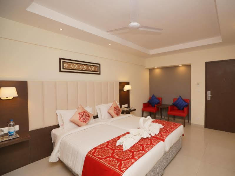 Ganpat Grand Hotell Palni Eksteriør bilde